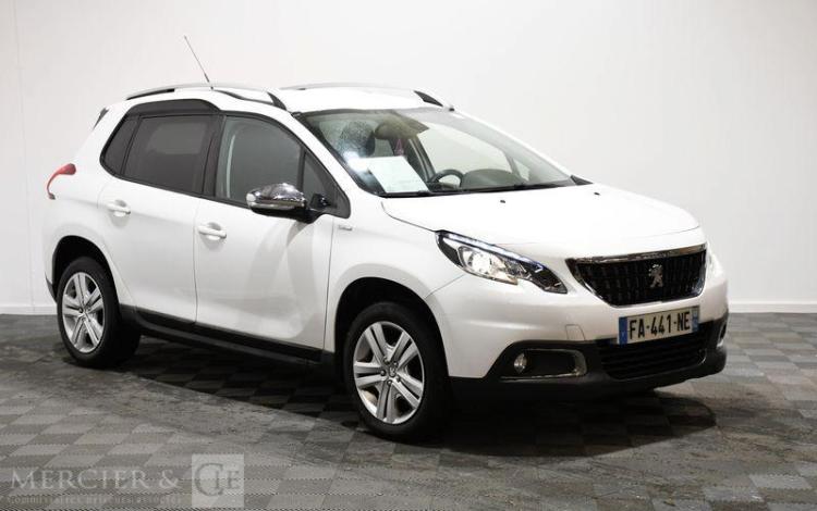 PEUGEOT 2008 1.2 PURETECH 82 STYLE BLANC FA-441-NE