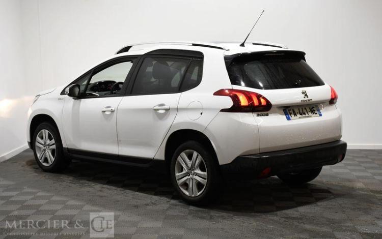 PEUGEOT 2008 1.2 PURETECH 82 STYLE BLANC FA-441-NE