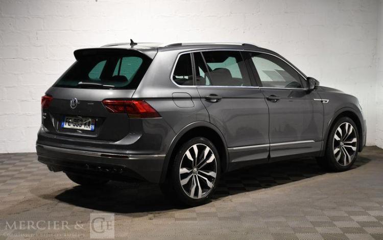 VOLKSWAGEN TIGUAN GRIS FE-953-KA