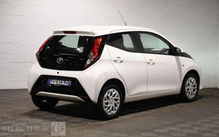 TOYOTA AYGO STE MC 1,0 VVT-I XCLUSIV MY20 BLANC FZ-213-VJ