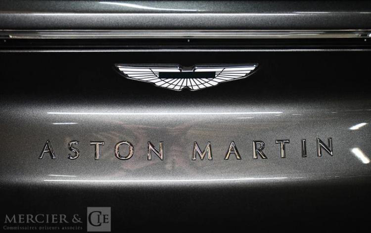 ASTON MARTIN DBX 4,0 BITURBO V8 550CH GRIS GK-559-AW