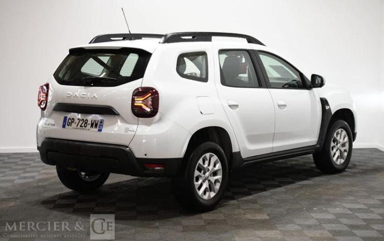 DACIA DUSTER EXPRESSION ECO-G 100 4X2 BLANC GP-728-WW