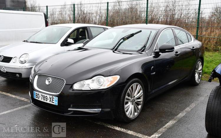 JAGUAR XF 3,0 D 240CH LUXURY PREMIUM BVA NOIR BD-789-XE