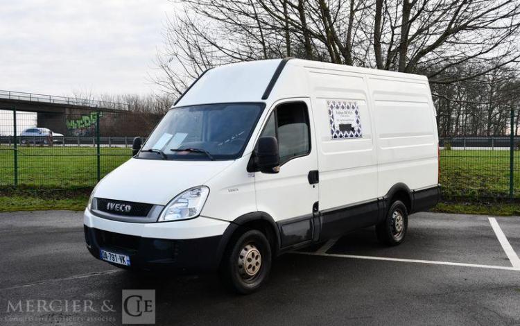 IVECO DAILY FOURGON 35S11 BLANC DA-791-VK