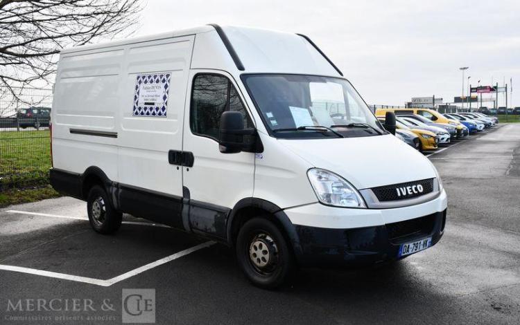 IVECO DAILY FOURGON 35S11 BLANC DA-791-VK