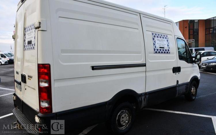 IVECO DAILY FOURGON 35S11 BLANC DA-791-VK