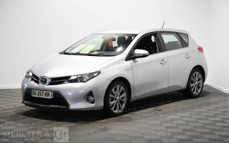 TOYOTA AURIS GRIS DG-257-KR