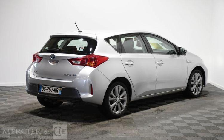 TOYOTA AURIS GRIS DG-257-KR