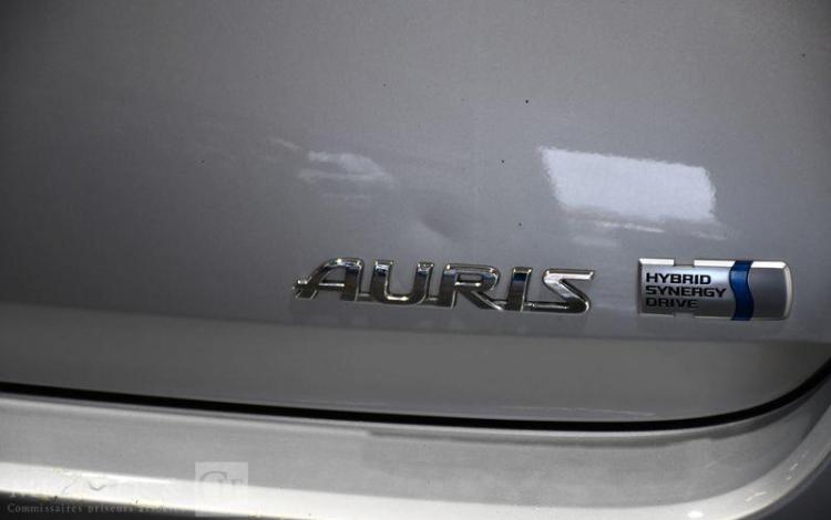 TOYOTA AURIS GRIS DG-257-KR