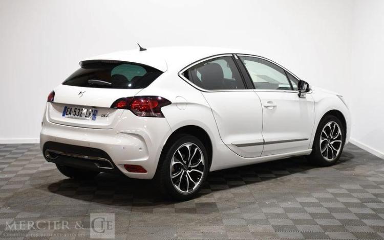 DS DS4 SPORT CHIC BLANC EA-532-LH