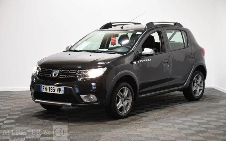 DACIA SANDERO TCE 90CH STEPWAY NOIR FM-185-VM