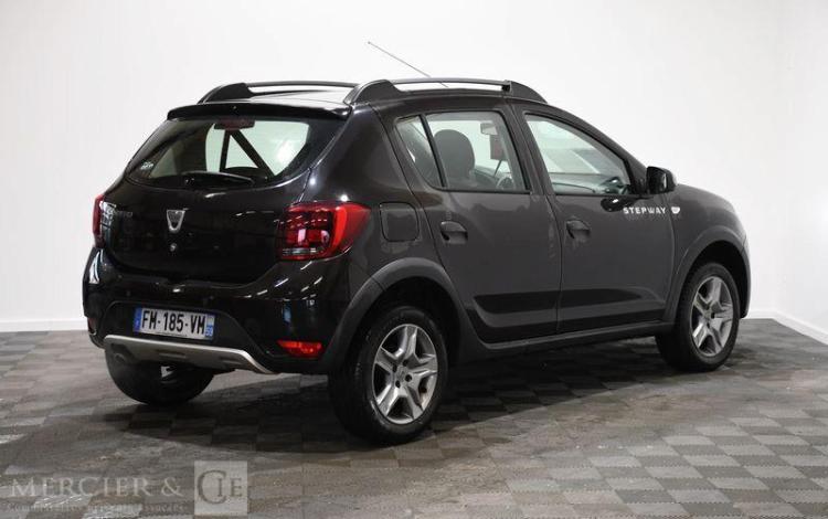 DACIA SANDERO TCE 90CH STEPWAY NOIR FM-185-VM