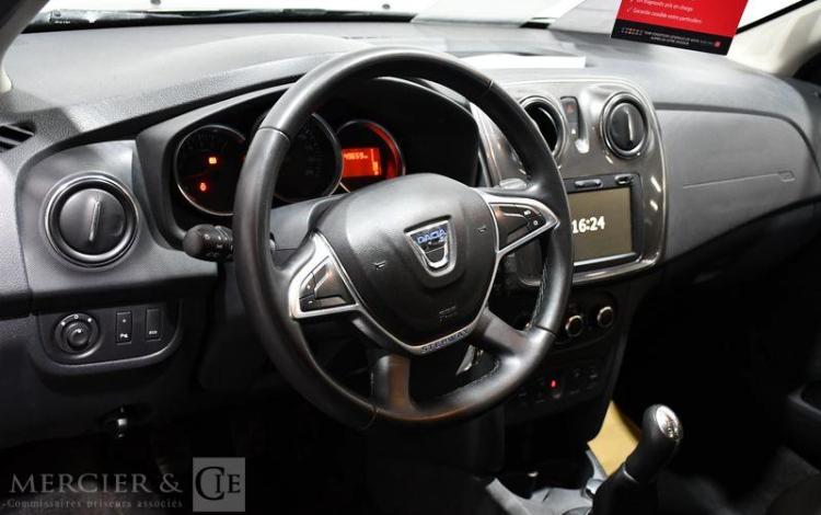 DACIA SANDERO TCE 90CH STEPWAY NOIR FM-185-VM