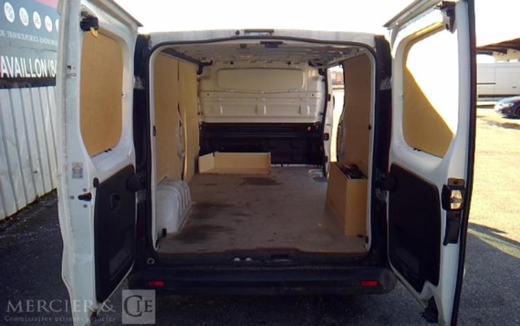 RENAULT TRAFIC GCF 1300 DCI 120 L2H1 BOIS BLANC FS-613-YF