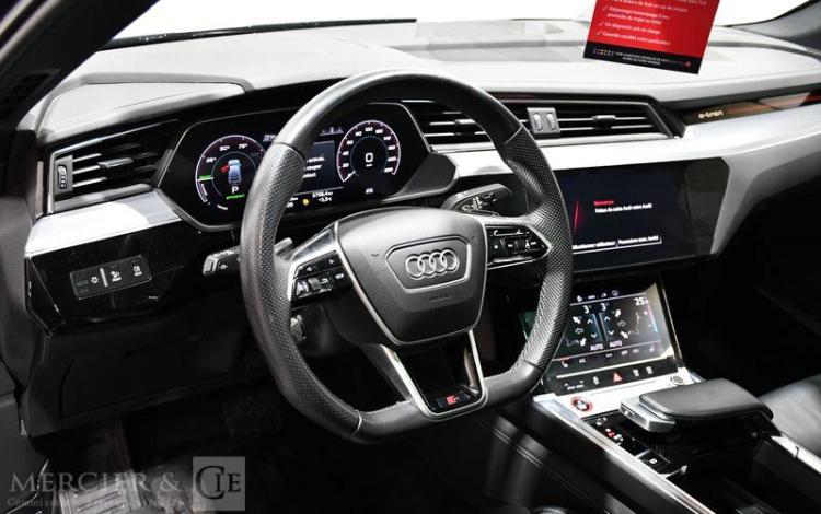 AUDI E-TRON BLEU GB-143-QA