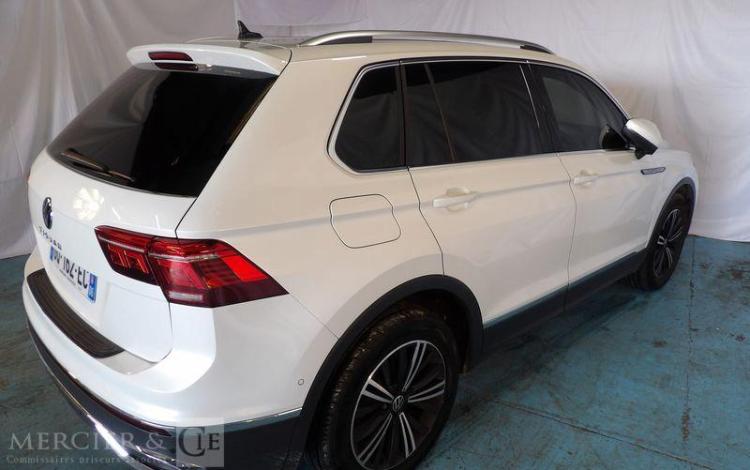 VOLKSWAGEN TIGUAN 2.0 TDi  150 ELEGANCE  DSG7 sur designation vp à cavaillon BLANC GQ-162-EC