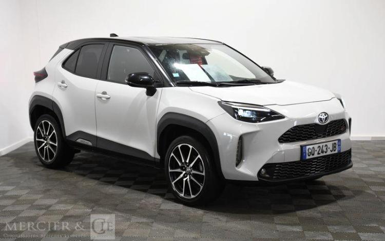 TOYOTA YARIS CROSS BLANC GQ-243-JB