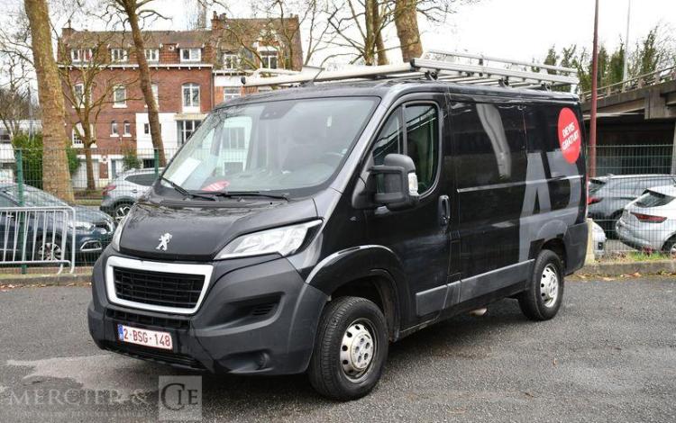 PEUGEOT BOXER 328 L1H1 2,2 BLUEHDI120 S&S PREMIUM NOIR 2BSG148