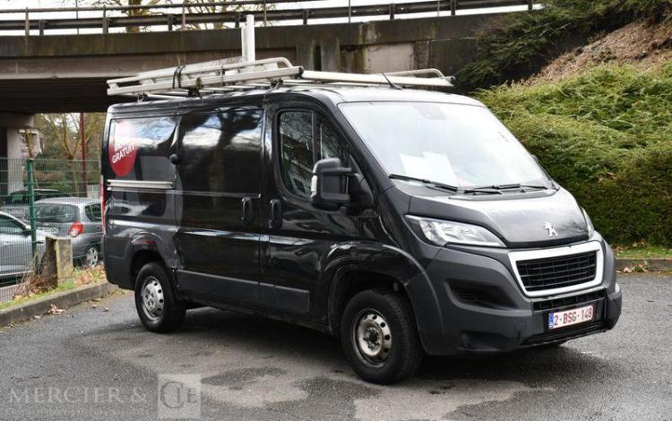 PEUGEOT BOXER 328 L1H1 2,2 BLUEHDI120 S&S PREMIUM NOIR 2BSG148