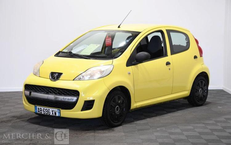 PEUGEOT 107 1,0 70 URBAN JAUNE AB-696-XW