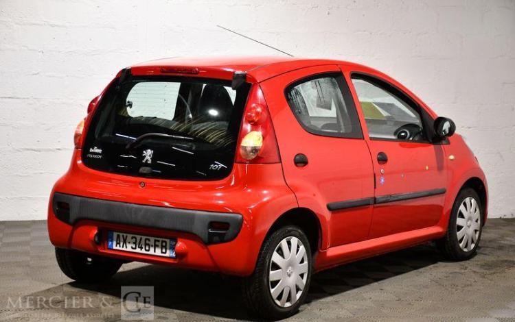 PEUGEOT 107 1.0 70 URBAN 5 PTS ROUGE AX-346-FB