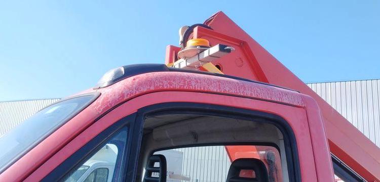 IVECO 35S11 AVEC NACELLE16M ISOLI PT/165/VT 48 NE – DIESEL – 4819 HEURES – 82264 KMS ROUGE BZ-770-BL