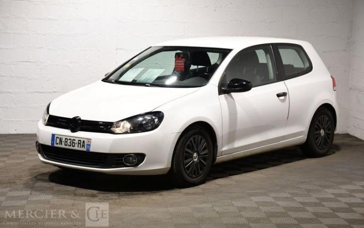 VOLKSWAGEN GOLF 1,6 TDI105 BLUEMOTION TREND LINE BLANC CN-836-RA