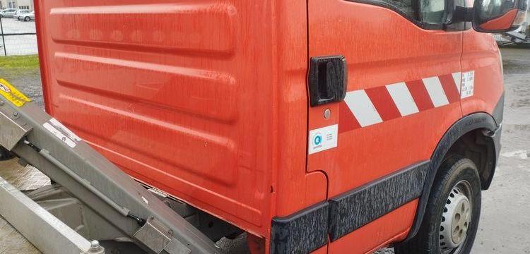 IVECO 35S11 AVEC NACELLE GSR E179T 18M – DIESEL – 3779 HEURES – 77797 KMS – ANNEE 2013 ROUGE DB-426-AZ