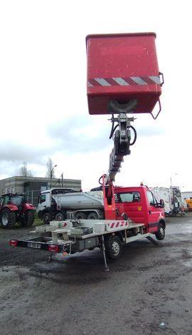 IVECO 35S11 AVEC NACELLE MULTITEL MT202DS – 20 M – DIESEL – 6576 HEURES – 80034 KMS ROUGE DD-590-AF