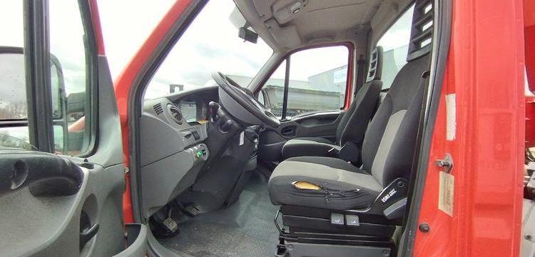 IVECO 35S11 AVEC NACELLE MULTITEL MT202DS – 20 M – DIESEL – 6576 HEURES – 80034 KMS ROUGE DD-590-AF