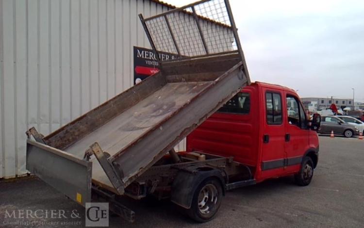 IVECO 35C13 BENNE DOUBLE CABINE ROUGE DE-611-JA