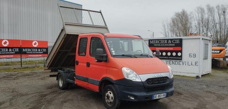 IVECO DAILY VI 35C13 DOUBLE CABINE 2,3LD 16V 126CV AVEC BENNE – DIESEL – 148864 KMS ROUGE DE-893-VV