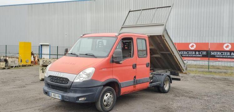 IVECO DAILY VI 35C13 DOUBLE CABINE 2,3LD 16V 126CV AVEC BENNE – DIESEL – 148864 KMS ROUGE DE-893-VV