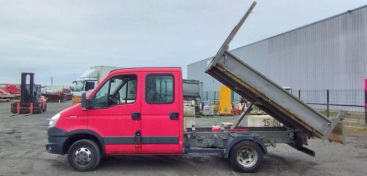 IVECO DAILY VI 35C13 DOUBLE CABINE 2,3LD 16V 126CV AVEC BENNE – DIESEL – 148864 KMS ROUGE DE-893-VV