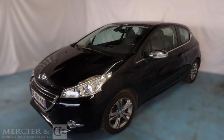 PEUGEOT 208 1,2 PURETECH 80CH ALLURE NOIR DF-480-KM