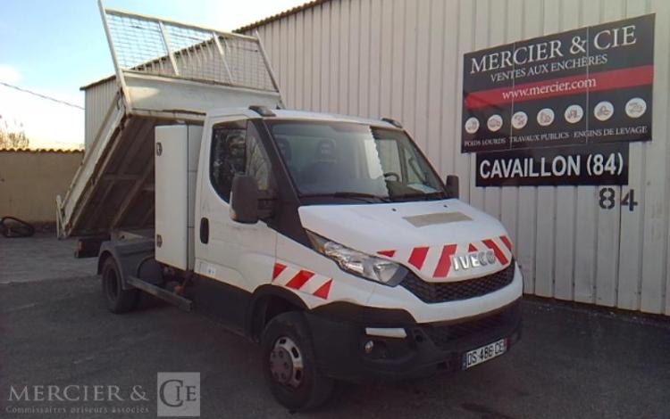 IVECO 35-130  BENNE SIMPLE CABINE COFFRE BLANC DS-486-CE