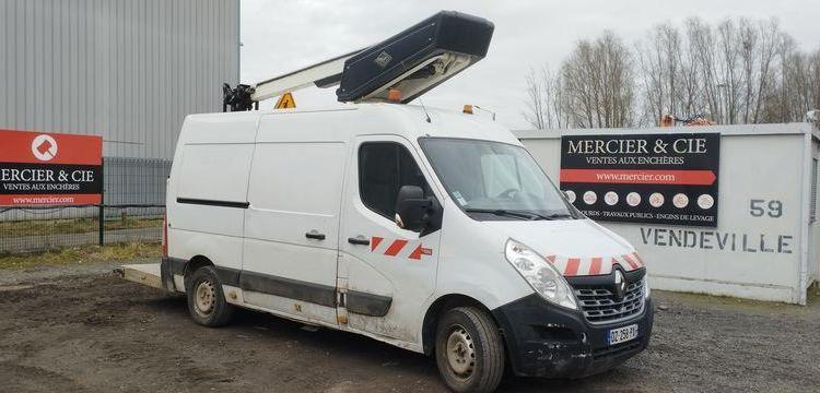 RENAULT MASTER AVEC NACELLE VERSALIFT ET38LF 14M – DIESEL – 2721 HEURES – 122030 KMS BLANC DZ-258-PX