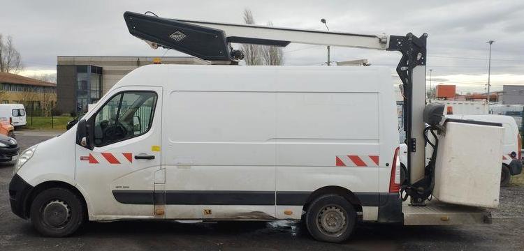 RENAULT MASTER AVEC NACELLE VERSALIFT ET38LF 14M – DIESEL – 2721 HEURES – 122030 KMS BLANC DZ-258-PX