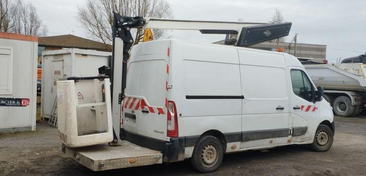 RENAULT MASTER AVEC NACELLE VERSALIFT ET38LF 14M – DIESEL – 2721 HEURES – 122030 KMS BLANC DZ-258-PX