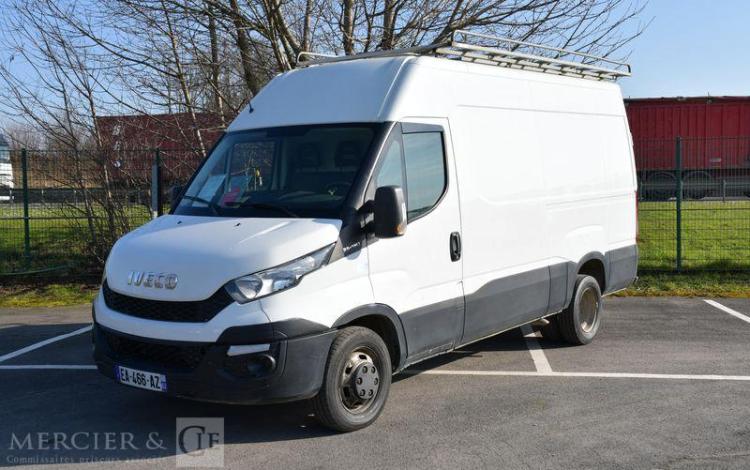 IVECO 35C13V12 IVECO DAILY FOURGON BLANC EA-466-AZ