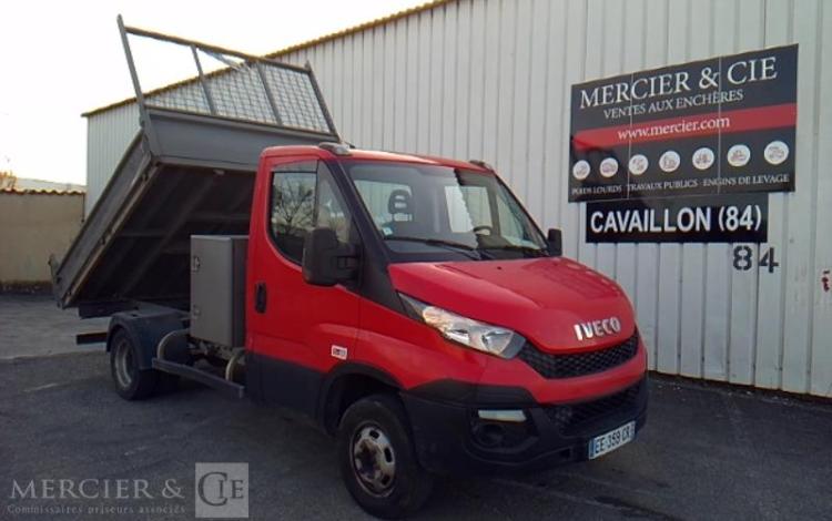 IVECO 35-130 BENNE SIMPLE CABINE COFFRE ROUGE EE-359-CR