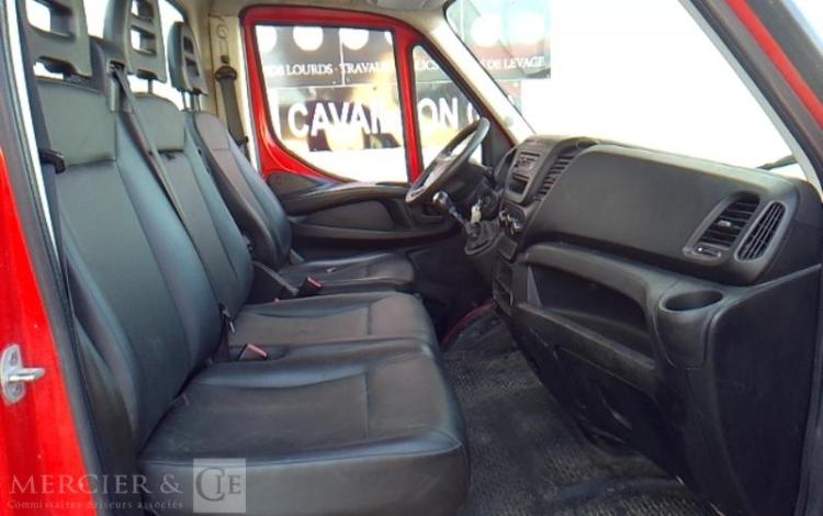 IVECO 35-130 BENNE SIMPLE CABINE COFFRE ROUGE EE-359-CR