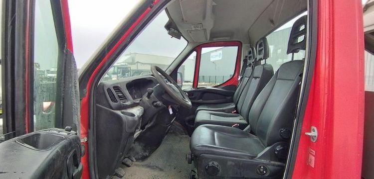 IVECO 35C13 BENNE AVEC COFFRE ACIER- DIESEL – 84435 KMS – ANNEE 2016 ROUGE EE-813-GG