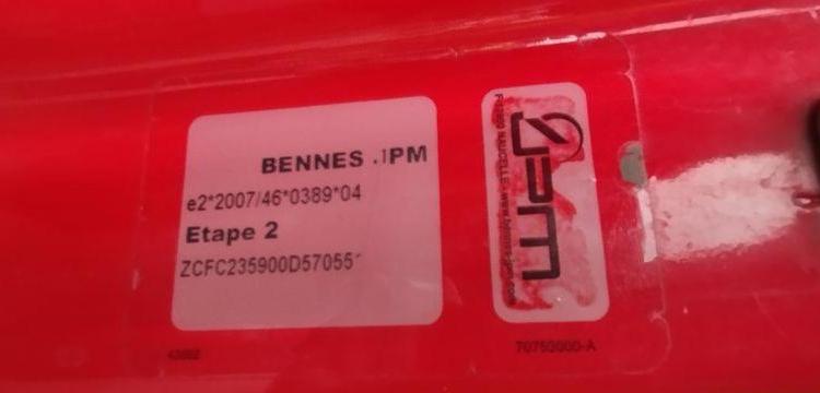 IVECO 35C13 BENNE AVEC COFFRE ACIER DIESEL – 156018 KMS – ANNEE 2016 ROUGE EF-951-FQ