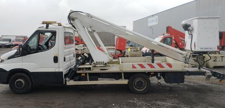 IVECO DAILY AVEC NACELLE MULTITEL 160ALU – 16M – DIESEL – 3264 HEURES – 125424 KMS BLANC EH-440-PK