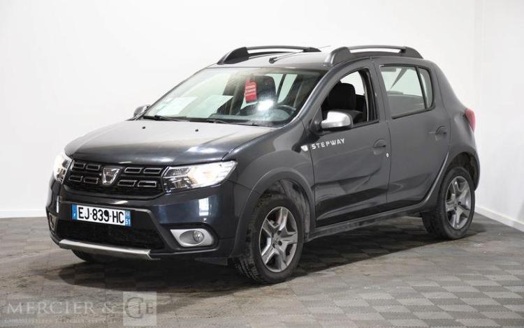 DACIA SANDERO STEPWAY 0,9 TCE 90 NOIR EJ-839-HC