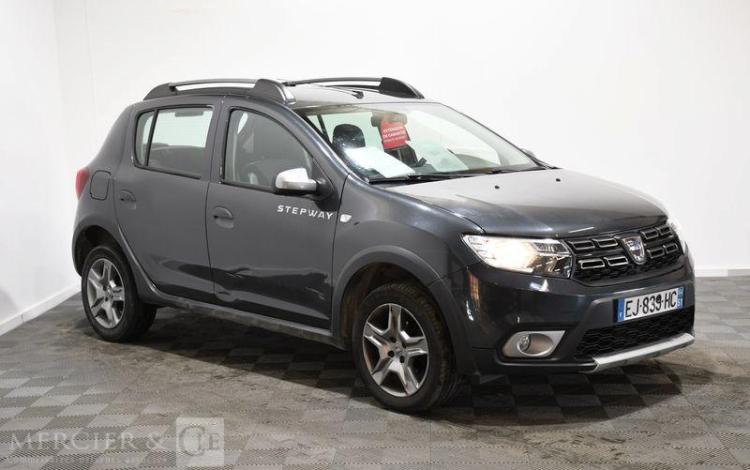 DACIA SANDERO STEPWAY 0,9 TCE 90 NOIR EJ-839-HC