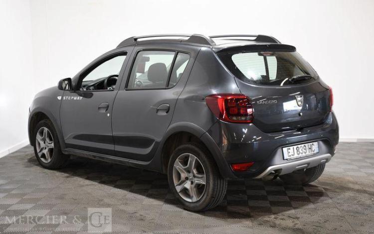 DACIA SANDERO STEPWAY 0,9 TCE 90 NOIR EJ-839-HC