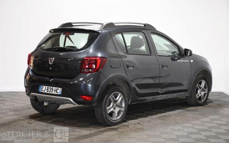 DACIA SANDERO STEPWAY 0,9 TCE 90 NOIR EJ-839-HC