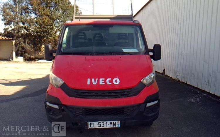 IVECO 35-120 BENNE SIMPLE CABINE COFFRE ROUGE EL-531-MN